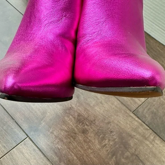 Dolce Vita Enya Mules - Fuchsia Metallic Leather - Size: 8 - Clear Block Heel - Picture 9 of 10